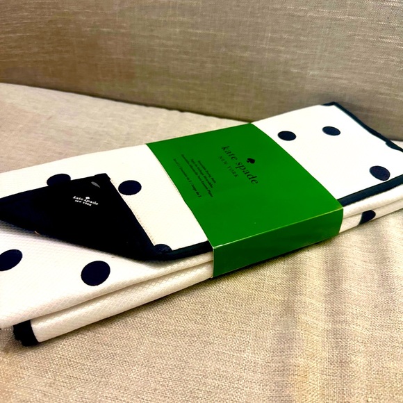 ♠️ Kate Spade ♠️ Polka Dot Reversible Drying Mats - Picture 2 of 3